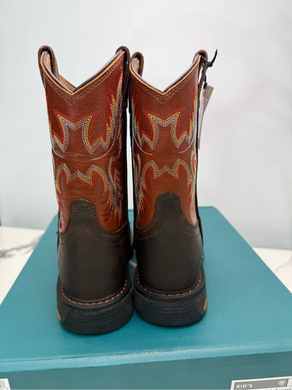 ARIAT Boys' Earth Workhog Western Boots Wide Square Toe Size 2 (Used Once)